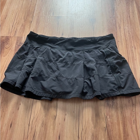 lululemon athletica Dresses & Skirts - Lululemon Pleated Skirt size 12